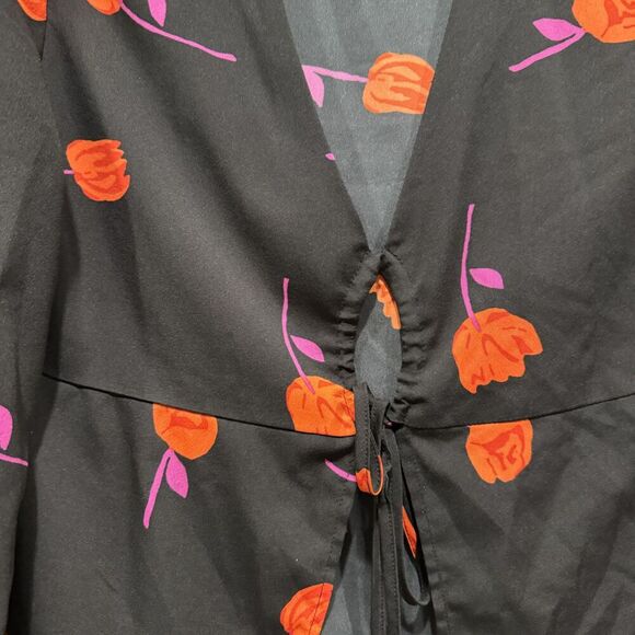 Urban Outfitters Blouse Galina Floral Tie Front Open Top Black Womens sz Medium - Picture 5 of 11